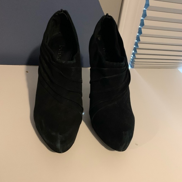 Le chateau high heel black bootie. - Picture 2 of 2